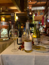 Cargar imagen en el visor de la galería, Sesión de Cata de Vinos
